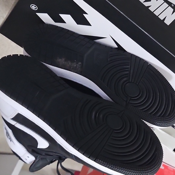 Nike Black and White Air Jordan Sneakers - Picture 5 of 6